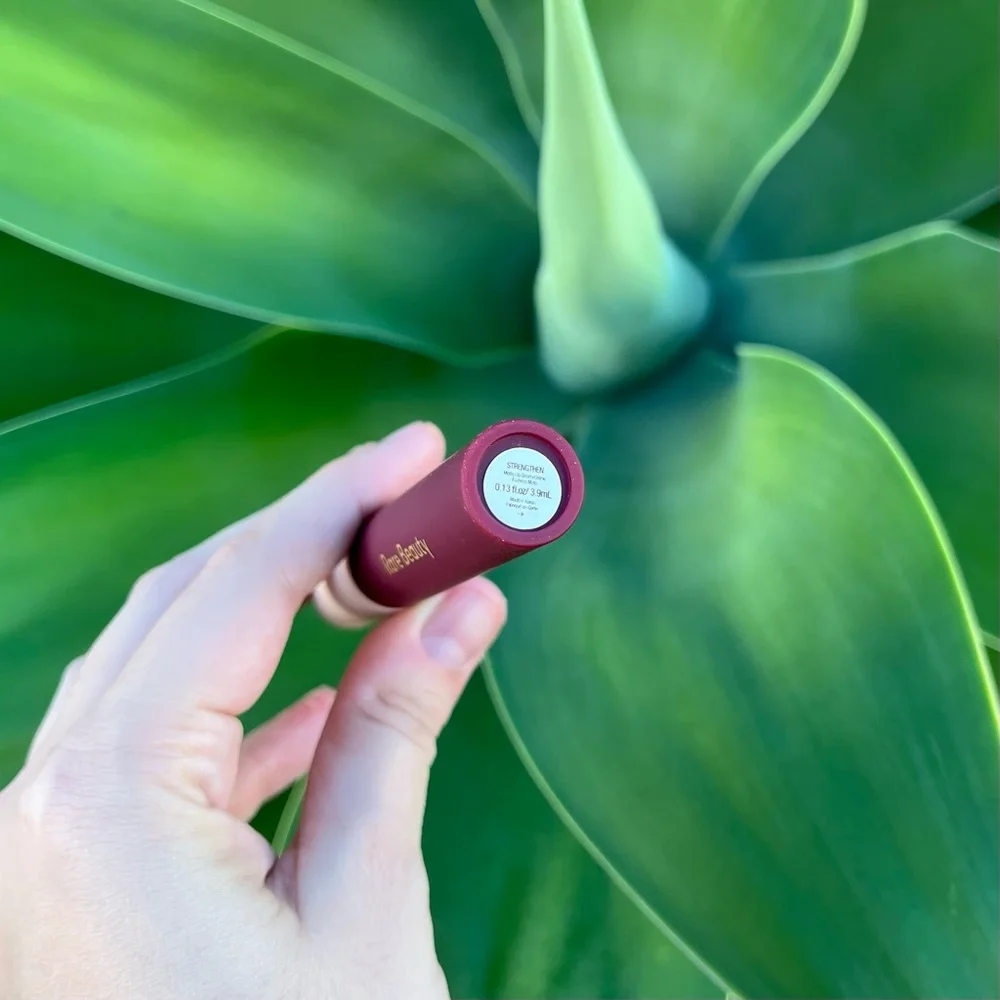 NWOT Rare Beauty Matte Lip Soufflé • Strengthen